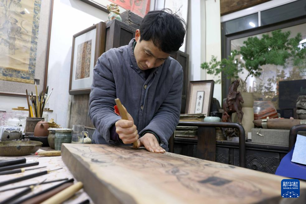 New Year Taste in Intangible Cultural Heritage: New Year Woodcut Painting Exhibition