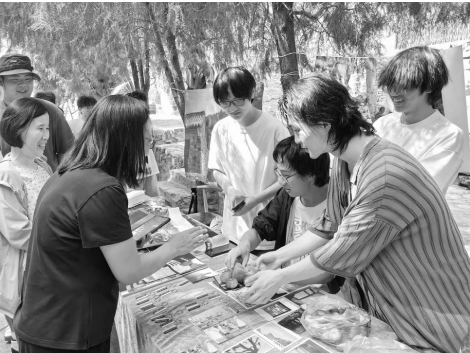 吕家村的光影诗画  大学生摄影艺术作品展举办